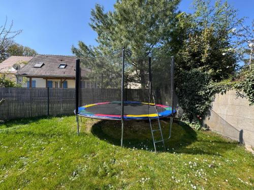 Kaza Blue - Maison familiale Rambouillet centre in 朗布依埃