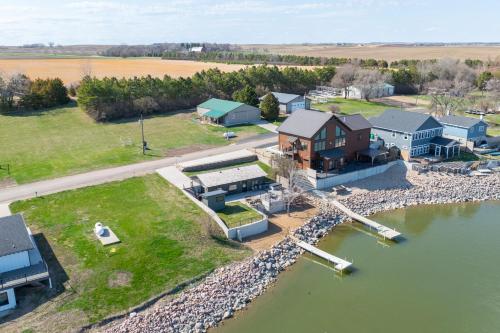 Private Sauna and Beach Lake Norden Cabin in Arlington