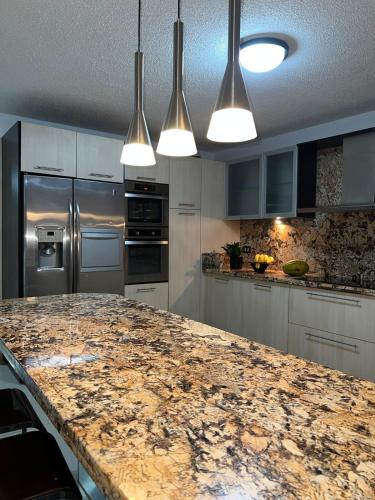 Kitchen, Casa Bote Con Vista a Los Canales De Lecheria Con Muelle Privado in Lecheria