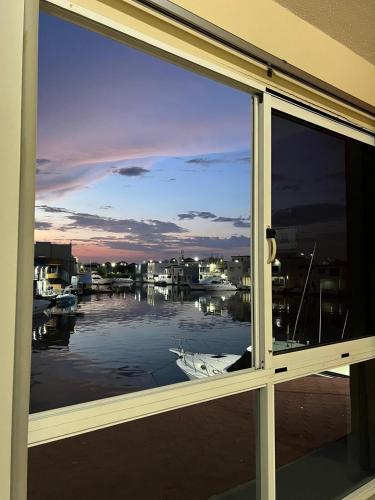 View, Casa Bote Con Vista a Los Canales De Lecheria Con Muelle Privado in Lecheria