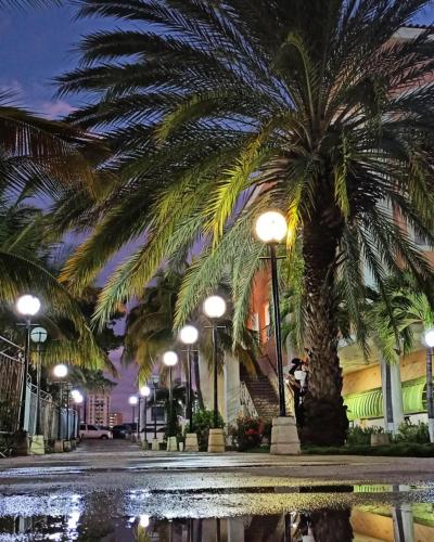 View, Casa Bote Con Vista a Los Canales De Lecheria Con Muelle Privado in Lecheria