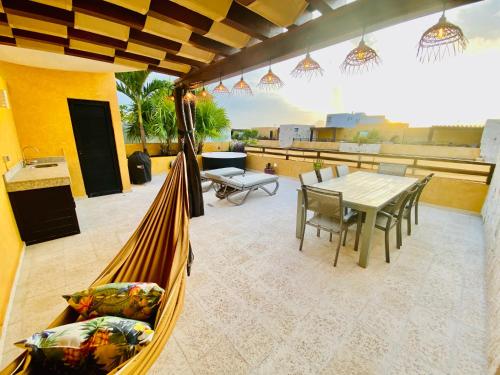 Lunada PH with Private Rooftop and Jacuzzi by Caribe Rentas
