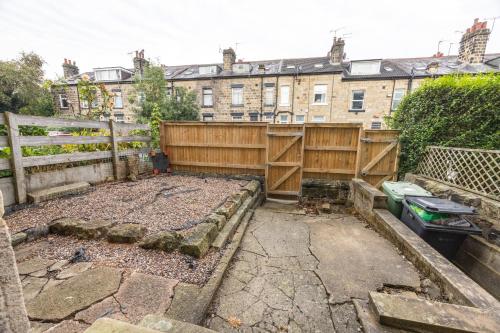 Cosy Leeds Home Ideal For Long Stays & Contractors in Bramley