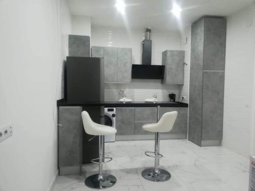 Airbhouse prívate rooms & Triana