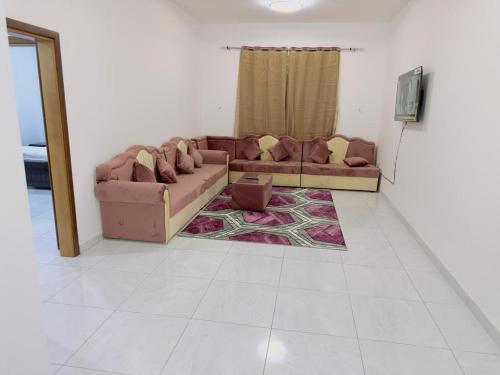 شقه غرف وصاله عجمان الراشدية 2 بالقرب من جمع الخدمات العامة والخاصة