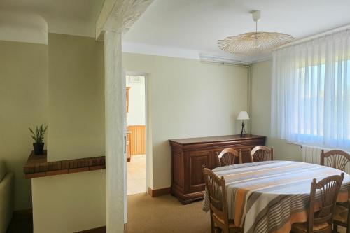 Maison confortable avec 3 chambres et jardin clos, idéale familles et curistes à Salies-de-Béarn (Maison confortable avec 3 chambres et jardin clos, ideale familles et curistes a Salies-de-Bearn) in Salies-de-Bearn