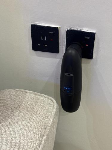 شقة فندقية بأثاث أنيق بحي الملقا - image 4