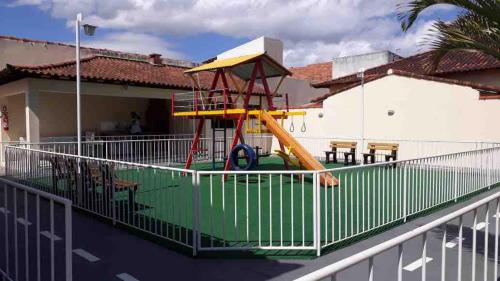 Casa em condomínio com piscina e churrasqueira (Casa em condominio com piscina e churrasqueira) in Fazendinha