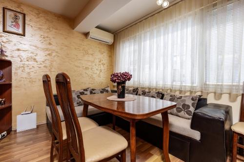 Comfort Corner - 1BD with Balcony by Flat Mаnager, Płowdiw