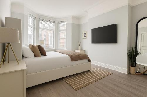 Liverpool Escape - 5 min walk to LFC Stadium, Sleeps 8, free parking, newly renovated home, Liverpool (Foto 2)
