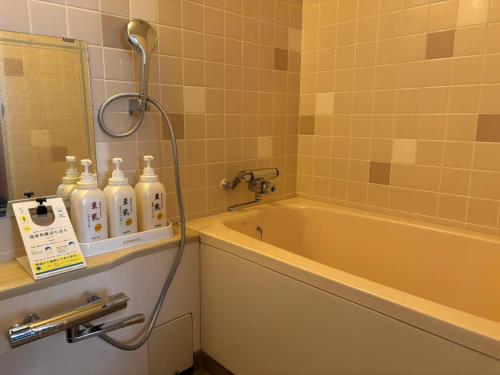 room detail thumbnail 2