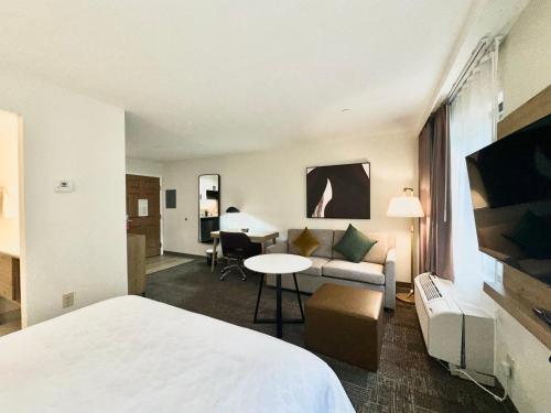 Staybridge Suites East Stroudsburg - Poconos an IHG Hotel - image 11