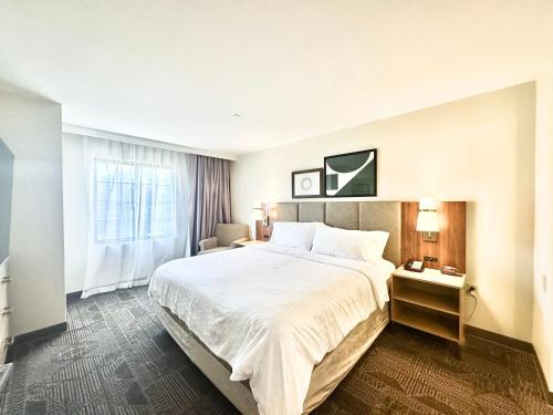 스테이브리지 스위트 이스트 스트라우즈버그 - 포코노스 바이 IHG