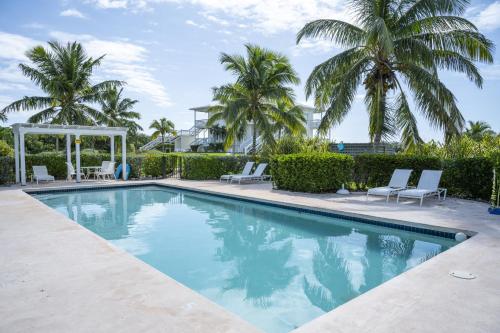 Buttonwood Reserve Main Lodge home in James Pt