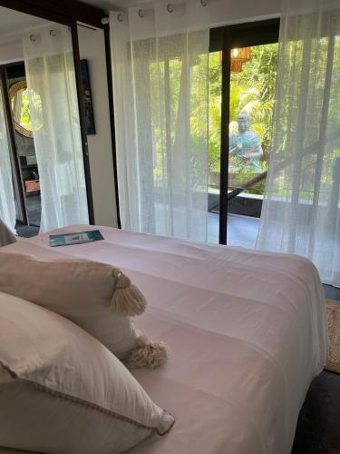 Love and spa by O'Kalm in Mare Gaillard