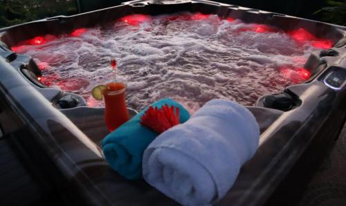 Love and spa by O'Kalm in Mare Gaillard