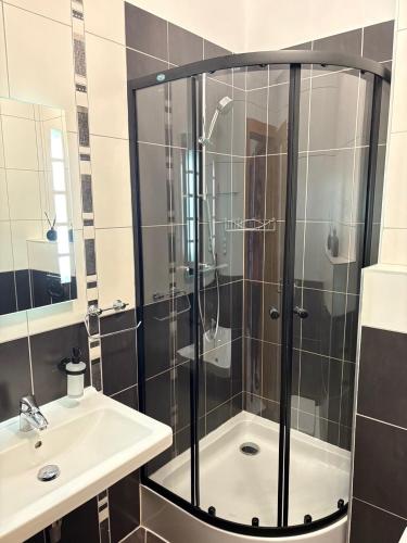 卫浴间, Cosy apartment in an excellent location in 韦尔卡鲁穆尼卡