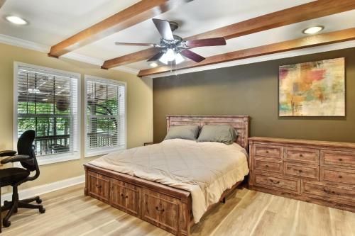 Cozy Cove Escape - Lakeside Retreat cabin in Lake Tansi (TN)