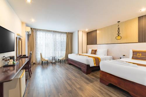 room detail thumbnail 1