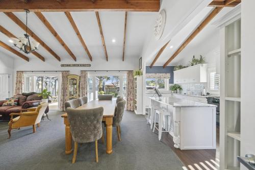 Exterior view, Fishermans Cottage - Waikanae Beach in Waikanae