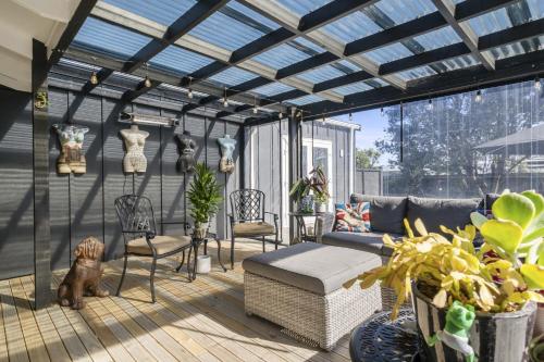 Exterior view, Fishermans Cottage - Waikanae Beach in Waikanae