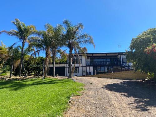 Lakefront Palms in Bonnie Doon