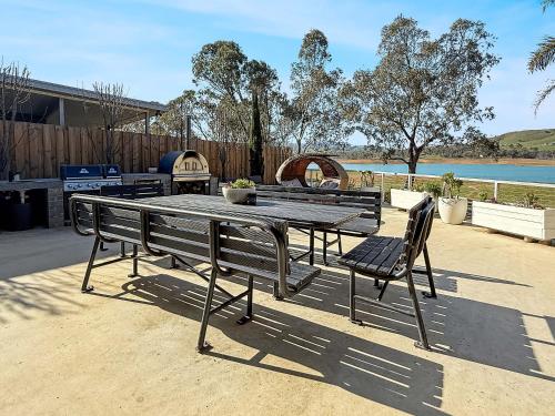 Lakefront Palms in Bonnie Doon