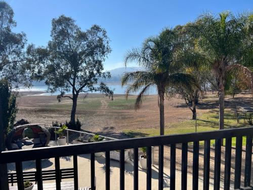 Lakefront Palms in Bonnie Doon