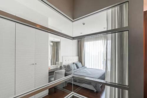 Luxury Condo with Swimming Pool, Fast Wifi, 711, Big Room, Jacuzzi, Bangkok (photo 9)