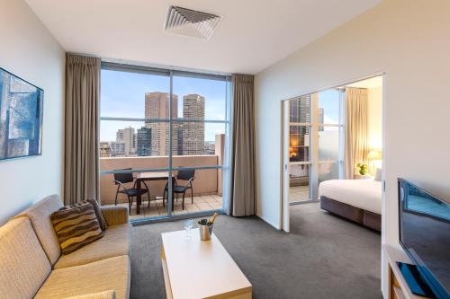 Oaks Melbourne on Lonsdale Suites