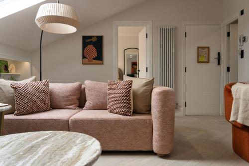 Notting Hill I Your Apartment, London
