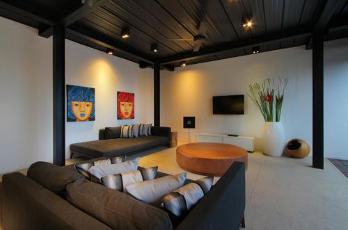 Three-Bedroom Apartment image 7