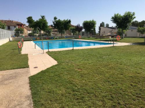 Swimming pool, Casa Rural Palacete Magana in Malon