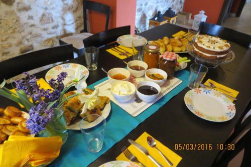 Food and beverages, Kokkymelon in Toxotes Xanthis