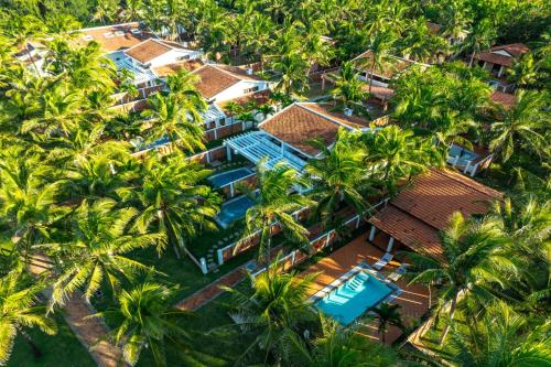 RMH Le Belhamy Beach Resort in Dien Duong