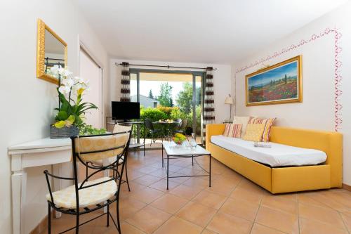 Madame Vacances Résidence Provence Country Club - image 5