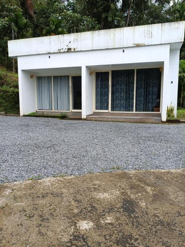 De Ayryz Resorts in Puduppadi