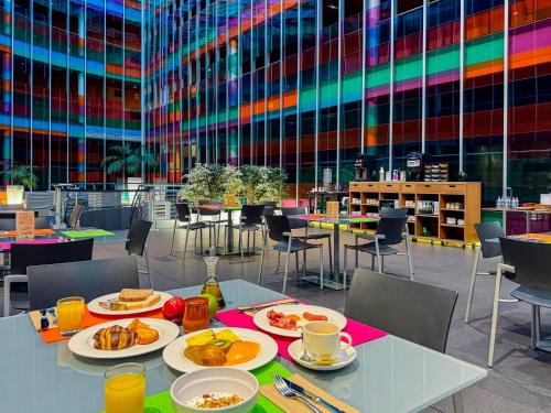 อาหารและเครื่องดื่ม, Sercotel Jardines de Uleta Suites in บิตอเรีย