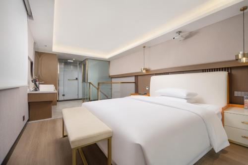 Ouchen International Sky River Hotel (Monument to the people's Liberation Pedestrian Street Store Chongqing) - image 4