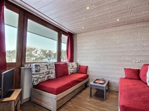 Appartement rénové 6 pers. avec balcon, au pied des pistes - FR-1-455-51 (Appartement renove 6 pers. avec balcon, au pied des pistes - FR-1-455-51) in La Plagne