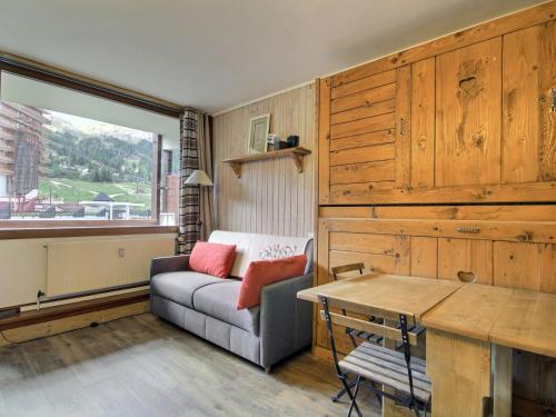 Studio skis aux pieds, balcon, rénové, accès galerie commerciale - FR-1-455-128