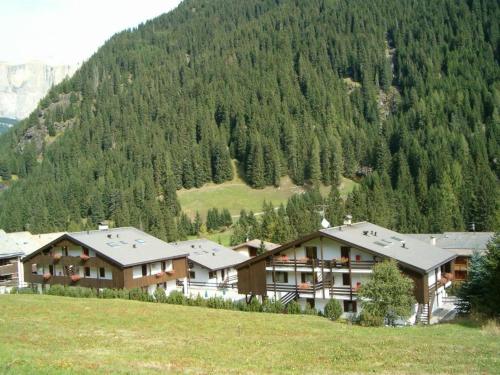 Residence Canazei in อัลบา