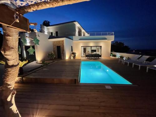 Modern villa with sea view, Fitou