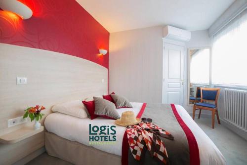 Logis Hôtel Auberge de la Rose - Hôtel - Doué-en-Anjou