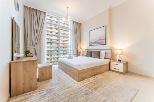 Walking distance to Dubai Mall and Burj Khalifa, Easy access to Dubai Metro and Top attractions, Dunya Tower, Downtown Dubai by Deluxe Holiday Homes, Dubaj (zdjęcie 4)