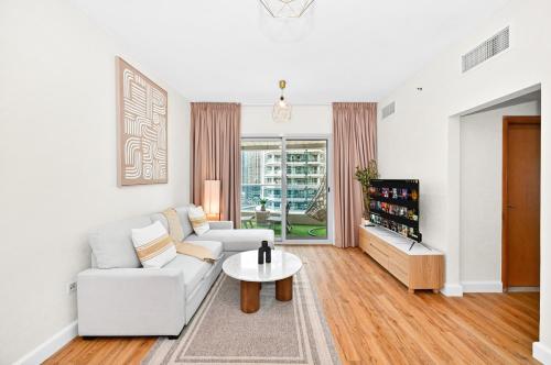 Luxury 2BR Marina View-walking distance to JBR beach, marina mall & metro, Dubaj (zdjęcie 2)