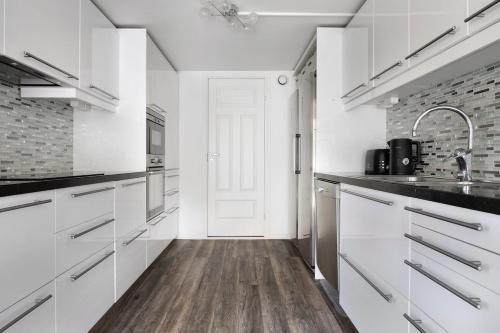Comfortable & spacious villa near Stockholm city, Stockholm (photo 9)