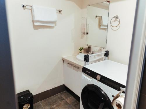 Bathroom, Hannah's Place 1-Bedroom at Amani Grand Condominium in Cabantian
