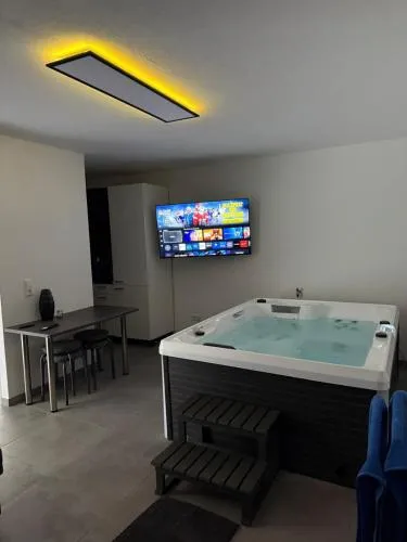 Ferienwohnung mit Whirpool, Fasssauna und Massagesessel - Medebach in Medebach, Deutschland