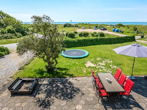  Holiday Home Emin - 100m from the sea by Interhome in Humble